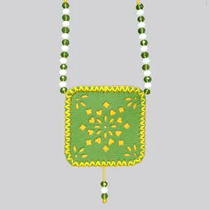 گردنبند دست ساز زنانه طرح گل مربع